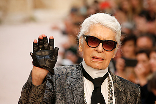 Disney снимет биографический сериал о жизни модельера Карла Лагерфельда
