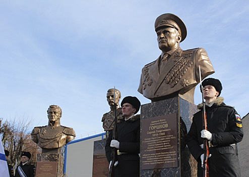 В Калининграде состоялась церемония открытия бюста Адмирала Флота Советского Союза Сергея Горшкова