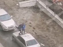 Дети пытались разбить машину: ростовчане жестко осудили автора поста в социальной сети