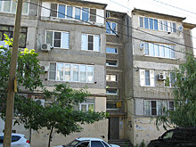 В Махачкале застройщик решил возвести квартиры на крыше четырехэтажки