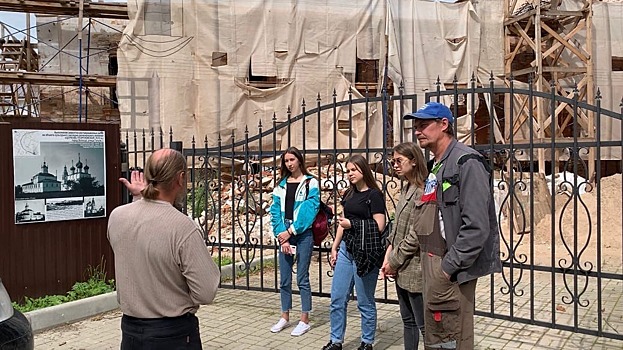 О методах реставрации каменного храма узнали участники «Школы архитектурного наследия» в Вологде