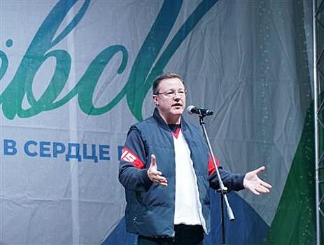 Губернатор Дмитрий Азаров оценил помощь жигулевцев бойцам СВО