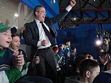 Хабиров и Минниханов посетили хоккейный матч ветеранов Уфы и Казани