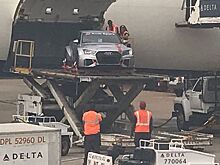 Две гоночные Audi привезли в США на пассажирском самолете