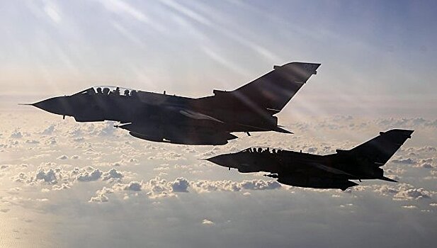 Истребители ВВС Британии подняты в воздух по тревоге