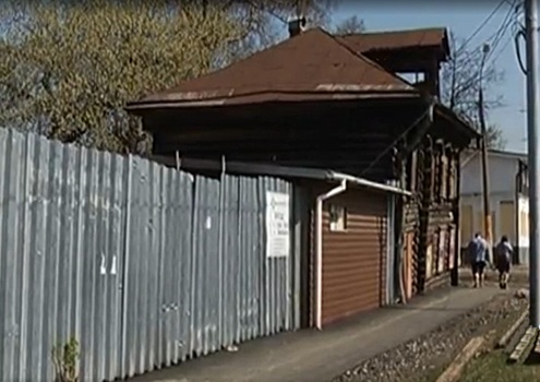 «Замуровали, демоны!» Нижегородские дорожники разделили асфальтом мужа и жену