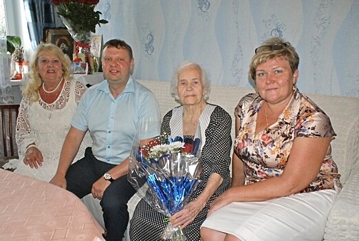 Жительница Ленинского района отметила 100-летний юбилей