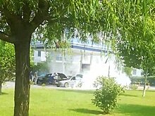 В Краснодаре рядом с заправкой загорелся автомобиль. Видео