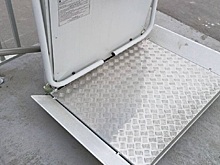 Вандалы сломали подъемник для "колясочников" на Северной окружной в Рязани