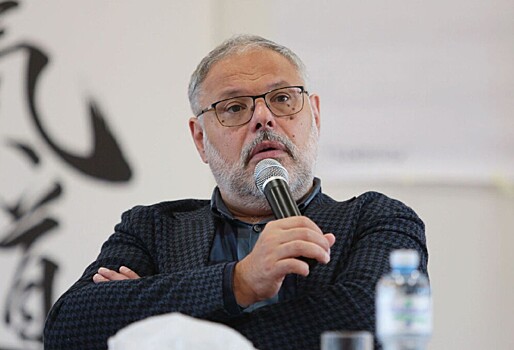 Девальвация неизбежна: Хазин предрёк обесценивание доходов и сбережений