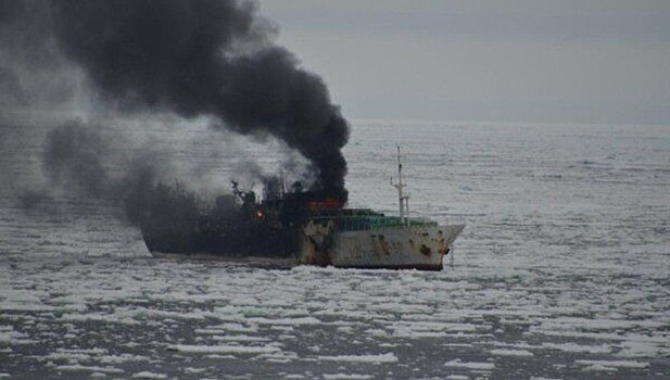 На турецком судне около порта Темрюк Кубани произошло возгорание