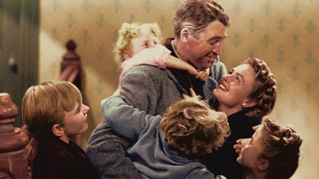 Кинокритик порекомендовал россиянам неочевидные новогодние фильмы