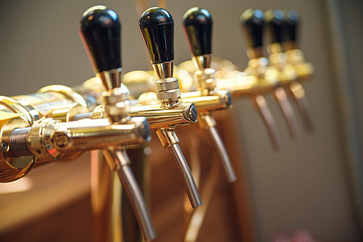 Жительница Кузбасса заплатит до 50 000 рублей за пиво для подростка