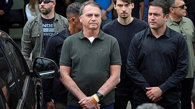 Экс-президент Бразилии начал отбывать срок в камере с телевизором