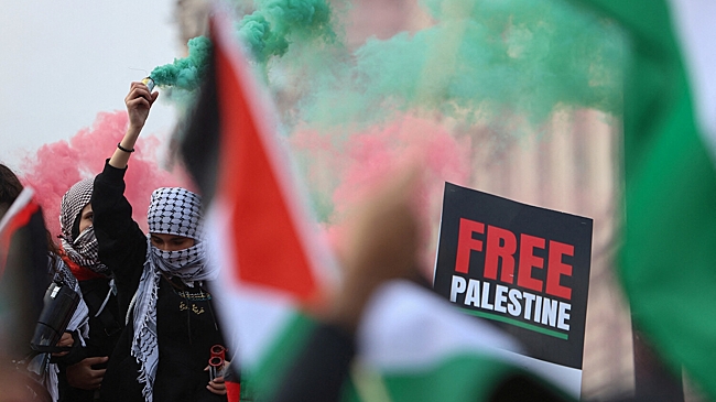 В Риме десятки полицейских пострадали в столкновениях на акции