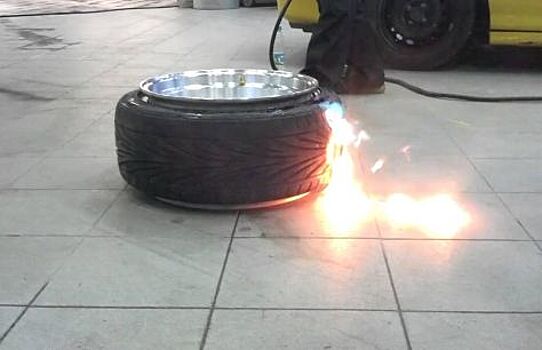 Как советские автолюбители ремонтировали шины огнем