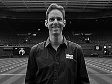 Известный телеведущий упал с крыши здания