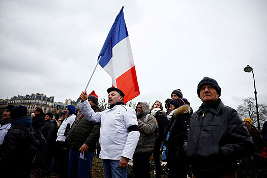 Оппозиция во Франции не смогла добиться отмены пенсионной реформы