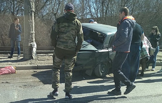 Момент столкновения автобуса с «семеркой» в Волгограде попал на видео