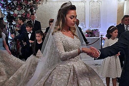 Джей Ло и платье за 27 миллионов: как выглядит свадьба за миллиард рублей, которую российский олигарх устроил сыну