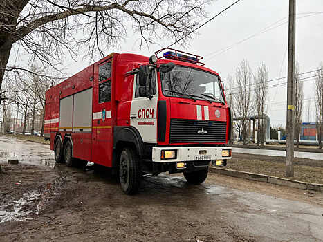 Десять человек эвакуировали из-за пожара в доме в Советском районе