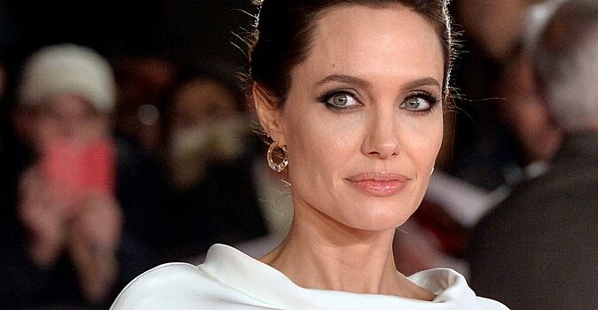 Почему в Голливуде отвернулись от Анджелины Джоли