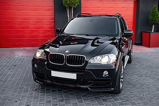 Водитель BMW X5 в Германии получил повышенный штраф из-за того, что ехал на кроссовере