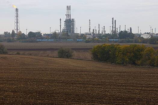 На нефтеперерабатывающих заводах двух стран НАТО прогремели взрывы. Что об этом известно?