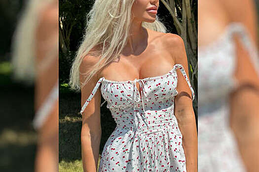 Бывшая жена Кокорина Валитова показала вблизи грудь в облегающем платье