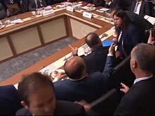 Турецкие депутаты подрались на заседании по вопросу безвизового режима в ЕС