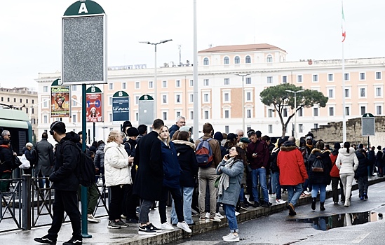 В Италии проходит всеобщая забастовка против "экономики войны"