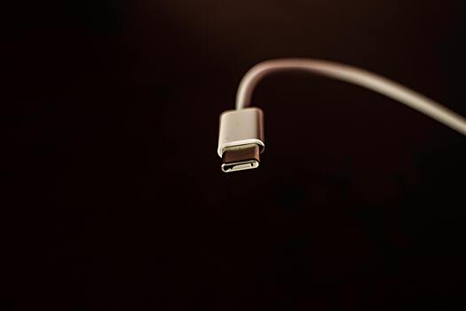 Законодатели отвергли возражения Apple по поводу перевода всех смартфонов на разъём USB