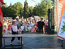 Трехлетняя малышка стала рекордсменкой по метанию ножей