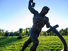 В Волгограде временно поменяла прописку знаменитая скульптура Вучетича