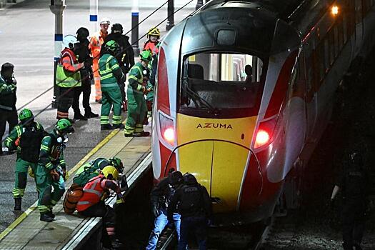 Полиция скрыла национальность устроившего кровавое нападение с ножом на пассажиров поезда