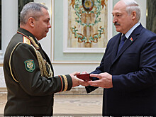 Лукашенко в преддверии Дня народного единства Беларуси вручил госнаграды