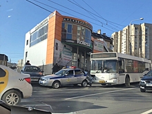В Ростове автобус подбил патрульное авто ГИБДД