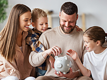 Эксперты назвали ошибки родителей, которые делают детей бедными