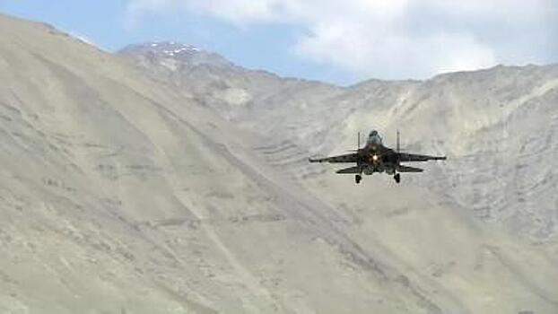 Индия провела манёвры ВВС на севере страны