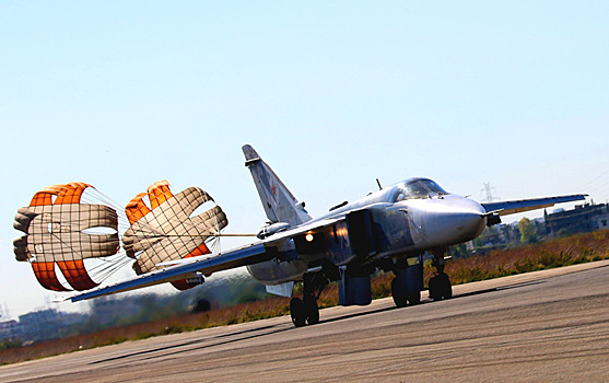Су-25 ведут на вынужденную посадку