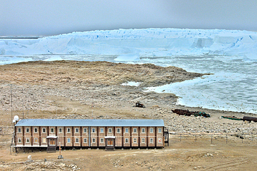 Таяние ледника повредило российскую станцию в Антарктиде