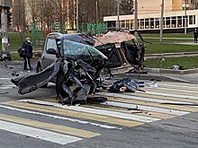 В Москве на Крылатской улице произошло ДТП с тремя автомобилями