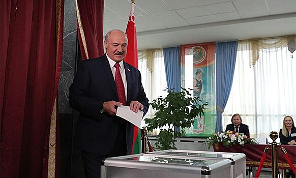 Пусть просит о воссоединении: Жириновский ответил Лукашенко