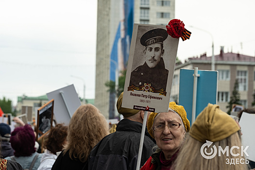 Сердца полны памяти: трогательные истории о героях "Бессмертного полка"
