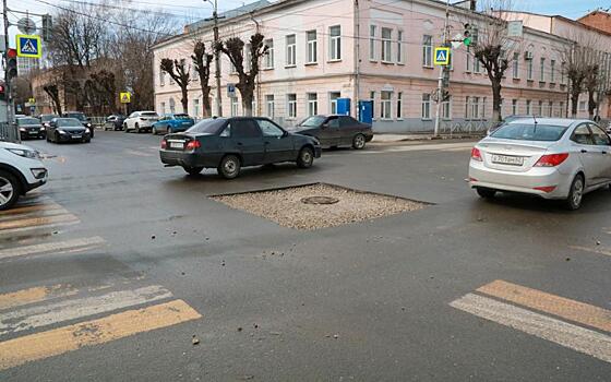 Мэр Рязани Елена Сорокина поручила создать карту с аварийными разрыхлениями асфальта
