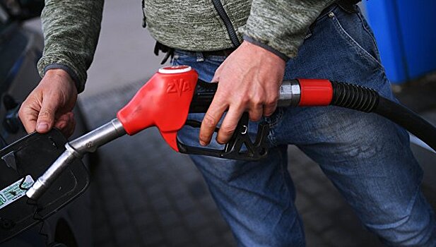 В Росстате назвали средние цены на бензин