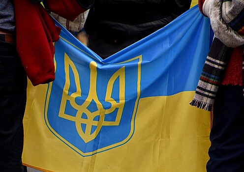 Сенатор оценил ситуацию с сорванным флагом Украины у здания ассамблеи СНГ