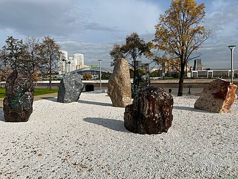 Заново рожденный в Челябинске Сад камней украсили прекрасные каменные гиганты