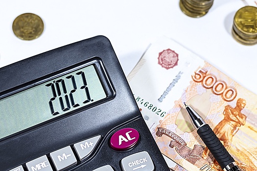 Экономист Зубец спрогнозировал рост реальных зарплат в России в 2023 году