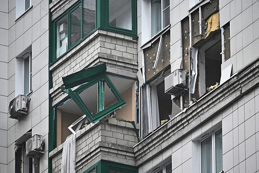 Жилой дом, поврежденный в результате атаки БПЛА в Красногорске, 24 октября 2025 года